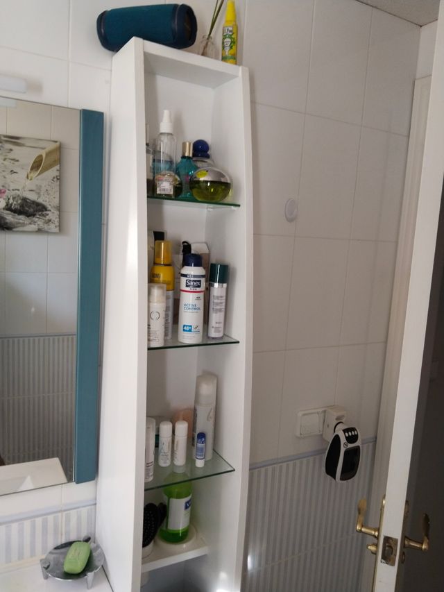 Estantería toallero