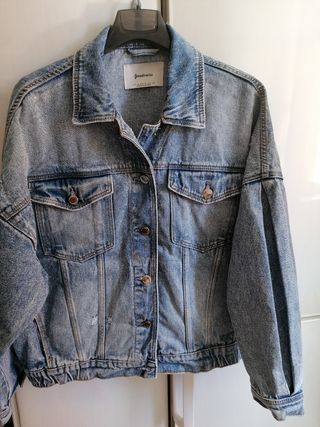 Chaqueta vaquera oversized, talla M. Nueva. 