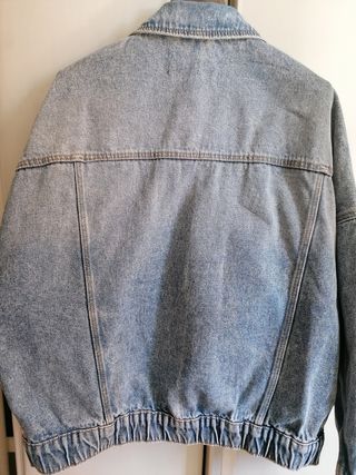 Chaqueta vaquera oversized, talla M. Nueva. 