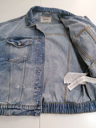 Chaqueta vaquera oversized, talla M. Nueva. 