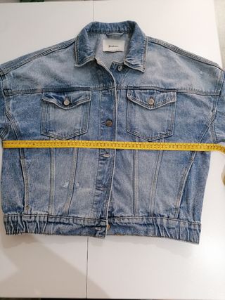 Chaqueta vaquera oversized, talla M. Nueva. 