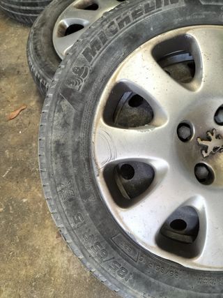 Ruedas completas Peugeot Citroën Michelin  185 65 R15 2005