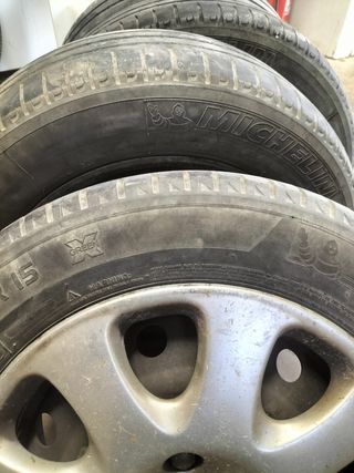 Ruedas completas Peugeot Citroën Michelin  185 65 R15 2005