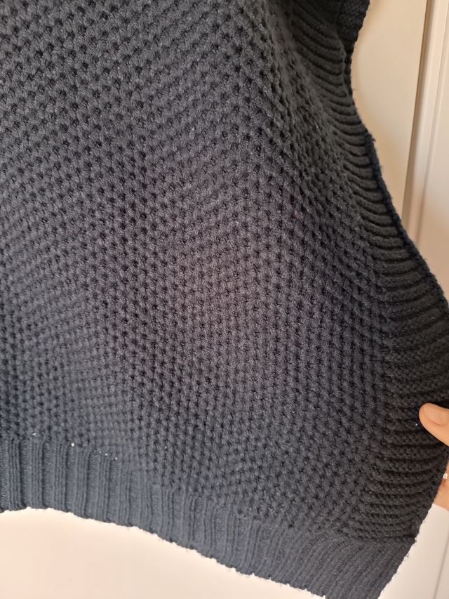 Poncho Stradivarius talla M