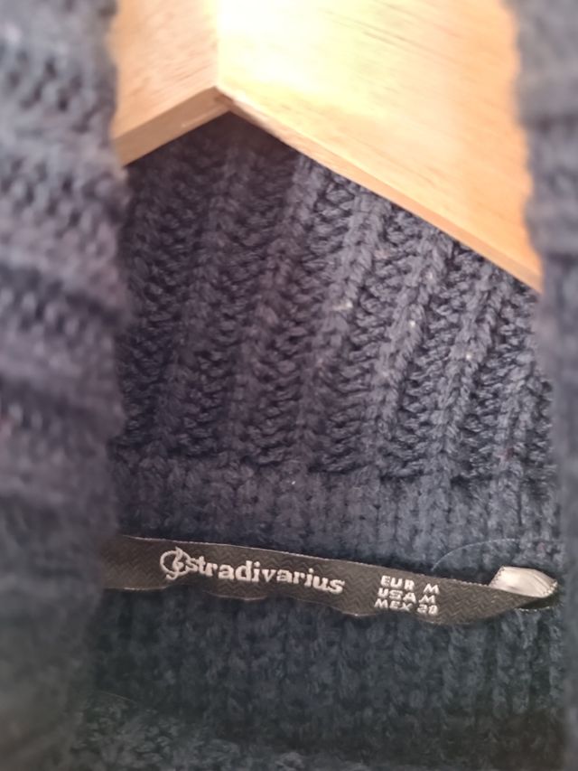 Poncho Stradivarius talla M