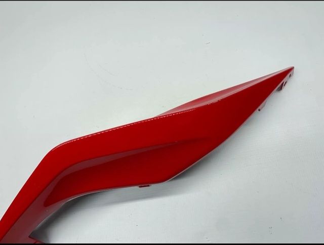 Carenagem traseira direita s1000xr