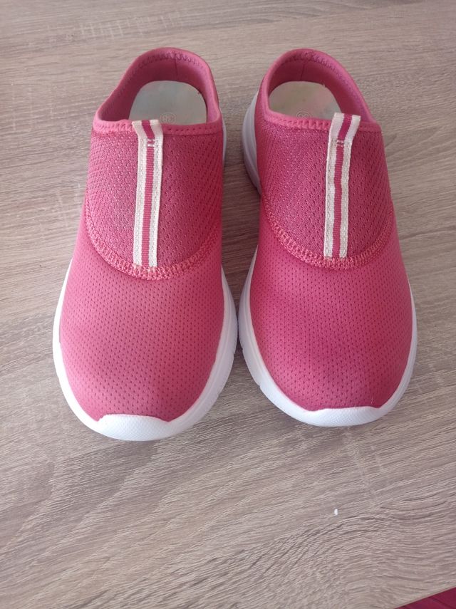 Zapatillas chancla mujer color grosella