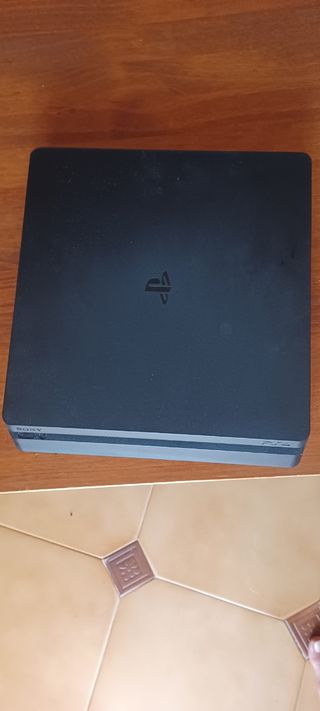 PS4 Slim 1 TB