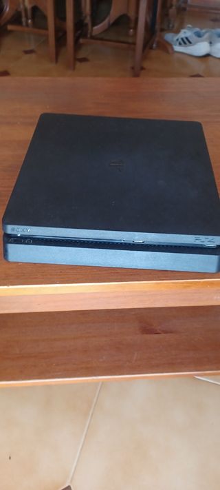 PS4 Slim 1 TB