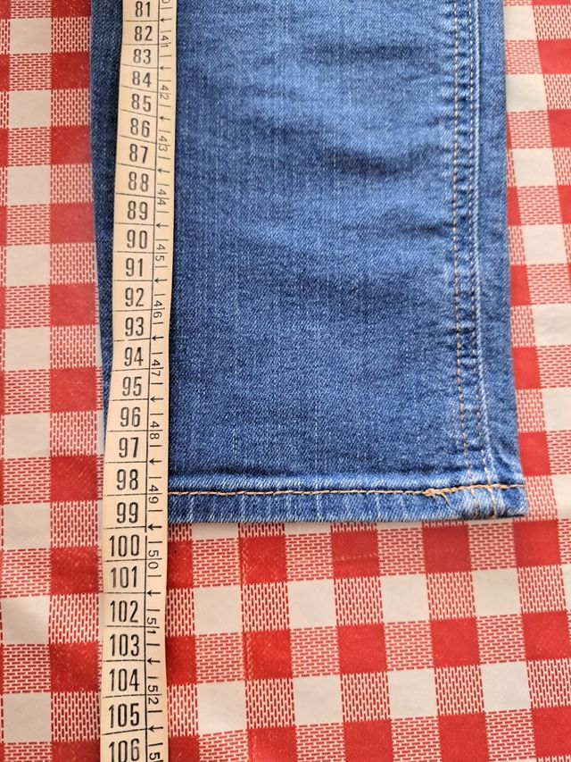 Jeans con le farfalle