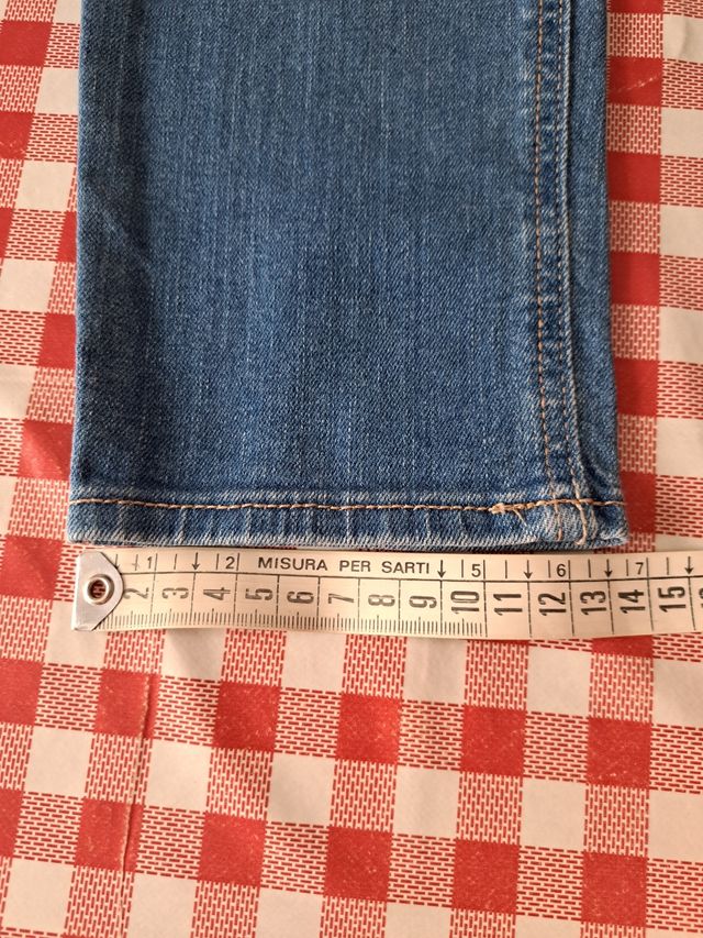 Jeans con le farfalle