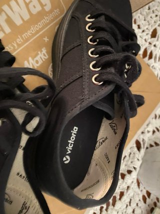 Zapatilla victoria negra