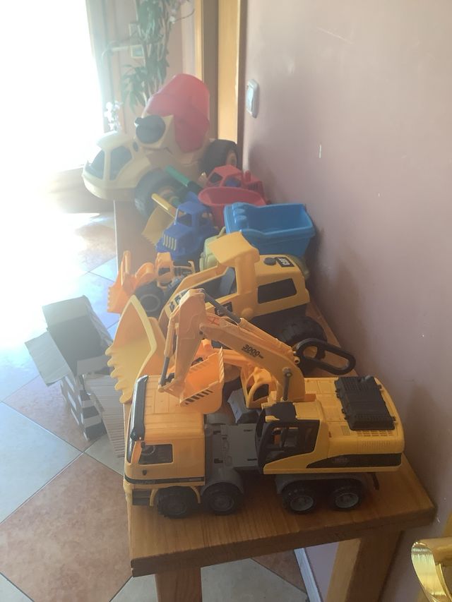 Lote palas y camiones juguetes para jardín parque