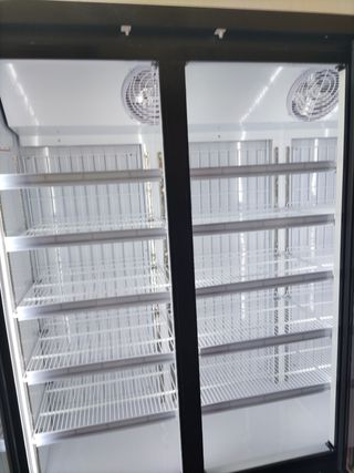 VITRINA DE CONGELACIÓN TRES PUERTAS