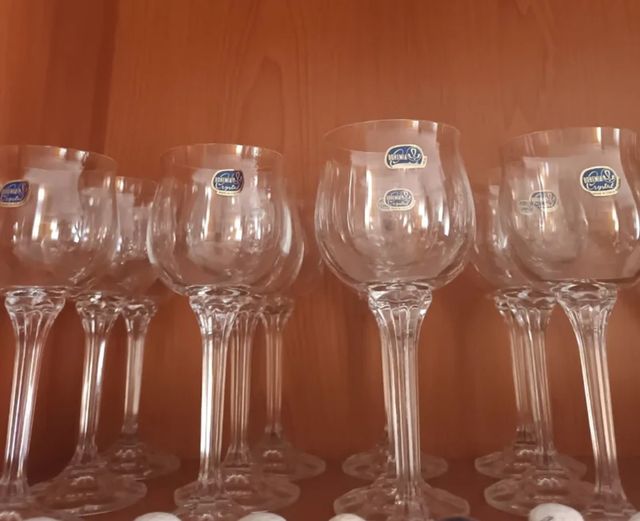 Cristaleria de Bohemia,  pie tallado