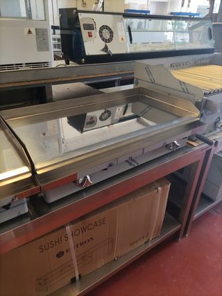 PLANCHA CROMO DURO DE 80 CM NUEVA