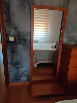 Cajonera con espejo de cuerpo entero