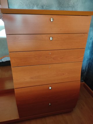 Cajonera con espejo de cuerpo entero