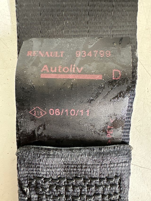 Cinturon delantero derecho Dacia duster : 934799