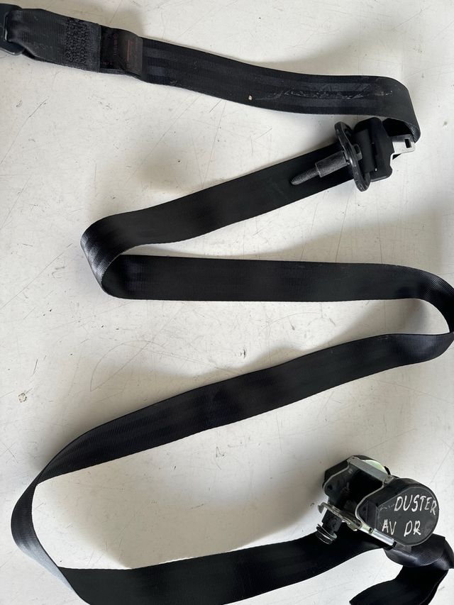 Cinturon delantero derecho Dacia duster : 934799