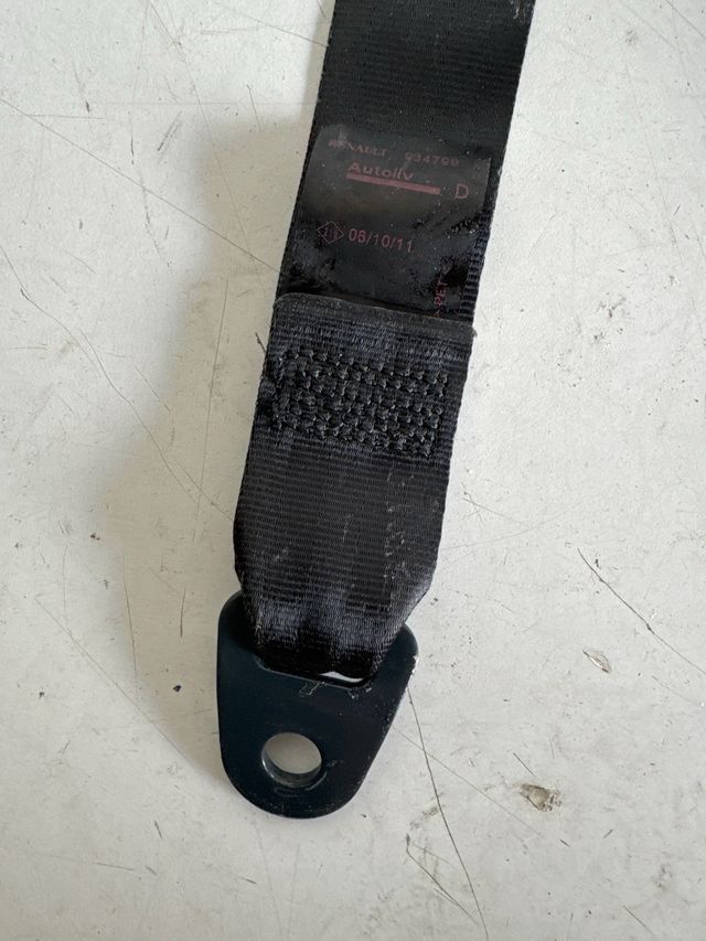 Cinturon delantero derecho Dacia duster : 934799