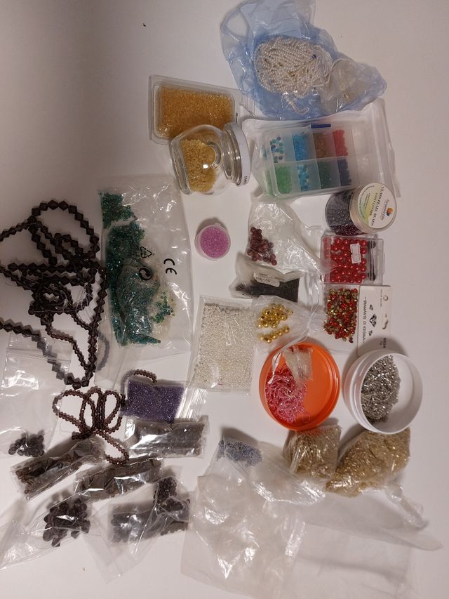 Perline pailettes e strass