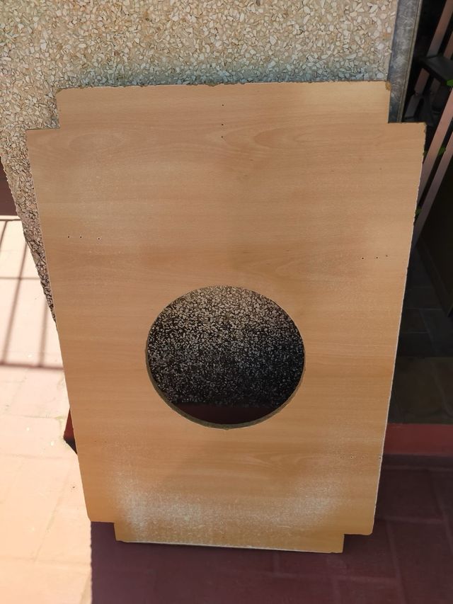 Mesa comedor de madera con cristal y tarima