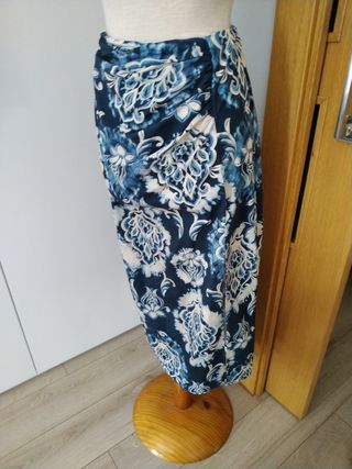Falda estampada larga L Zara 