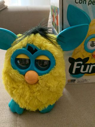 Furby turquesa amarillo