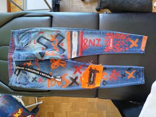 Pantalón INTOLERAVEL