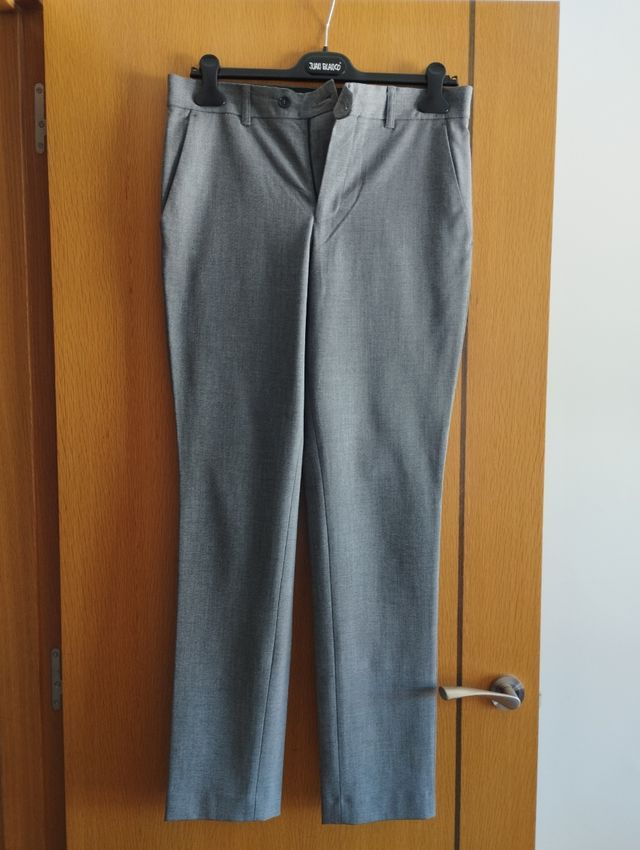 Pantalón gris pinzas hombre