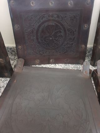 Cuero repujado antiguo  para silla