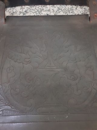 Cuero repujado antiguo  para silla