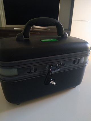 Neceser rígido Benetton