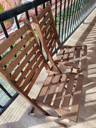 Mesa y sillas abatibles