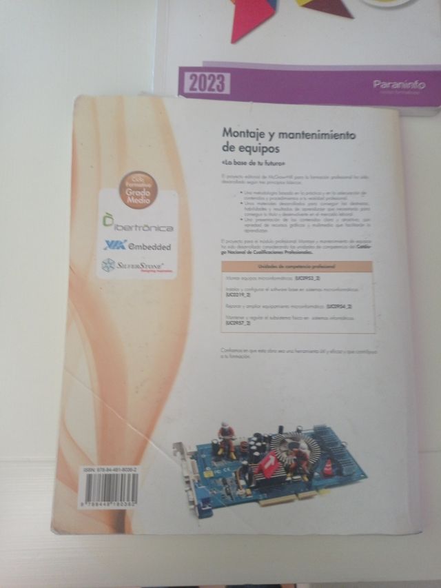 Libros Sistemas microinformaticos y Redes