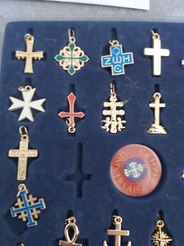 Colecção 29 cruzes universais