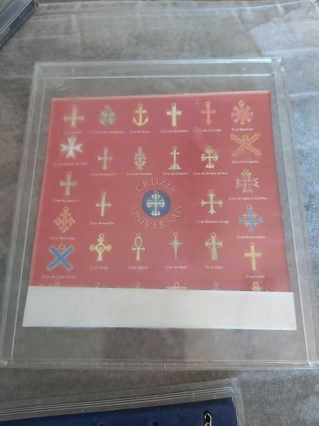 Colecção 29 cruzes universais