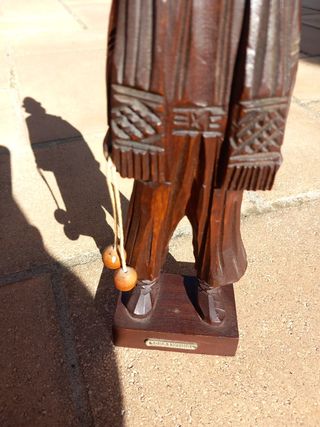 Statuetta in legno