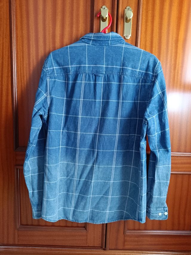 Camisa vaquera de color azul