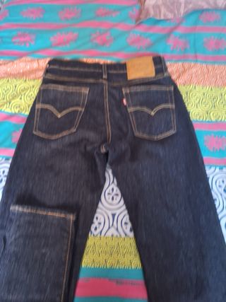 Pantalon levis