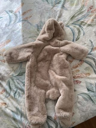 Buzo de pelo bebe zara