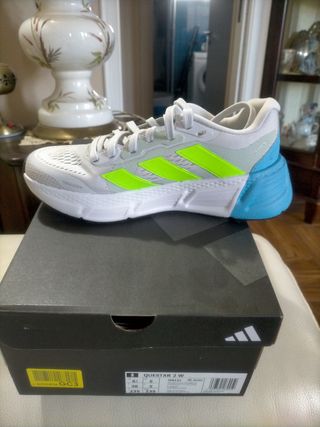 Scarpe Questar Adidas