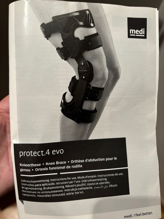 Ortesis MEDI rodilla derecha talla M .