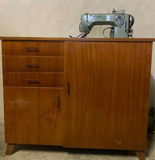 Máquina de coser refrey