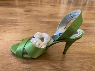 Zapatos de tacón. Verdes. Talla 38