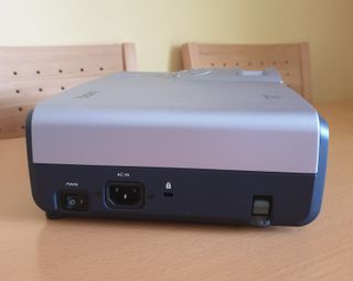 Proyector BenQ PB8230