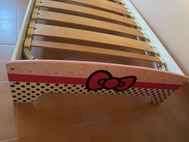Cama hello kity como nueva