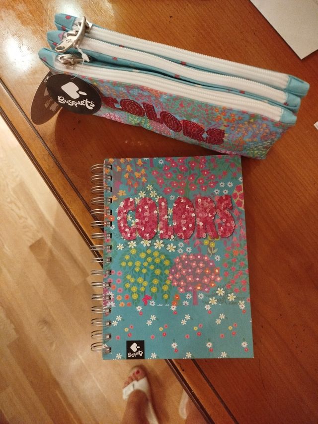 Estuche a juego cuaderno nuevo