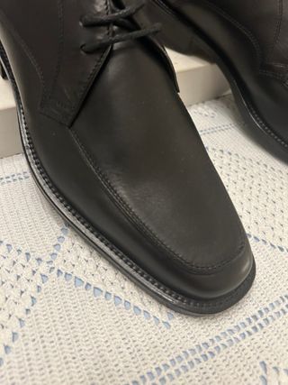 Scarpe eleganti, formali.